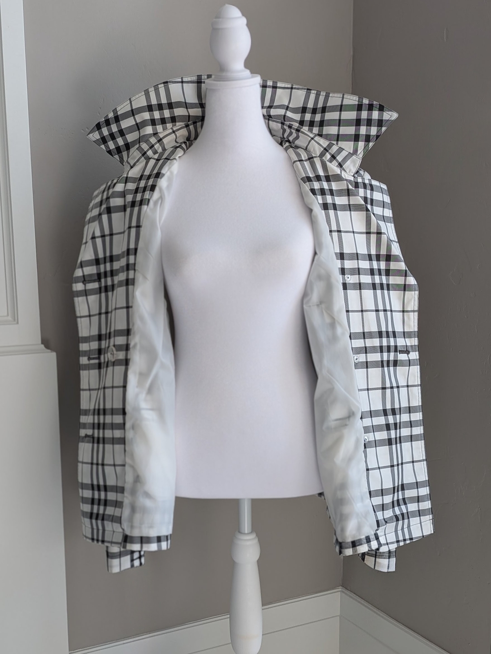 giacca Black & White Plaid Double-Breasted  Trench Style Rain Coat & Windbreaker - Picture 7 of 15